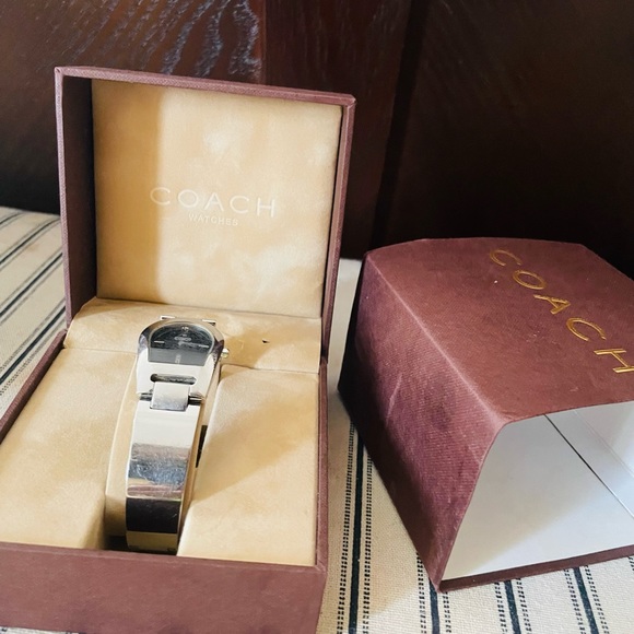 Coach Watch - Picture 5 of 6